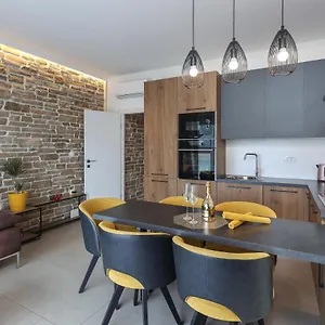 https://apartman-borgo-marina-by-the-sea.primorje-gorskikotar.com